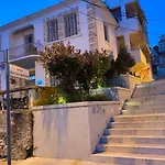 Xhani Sarandë